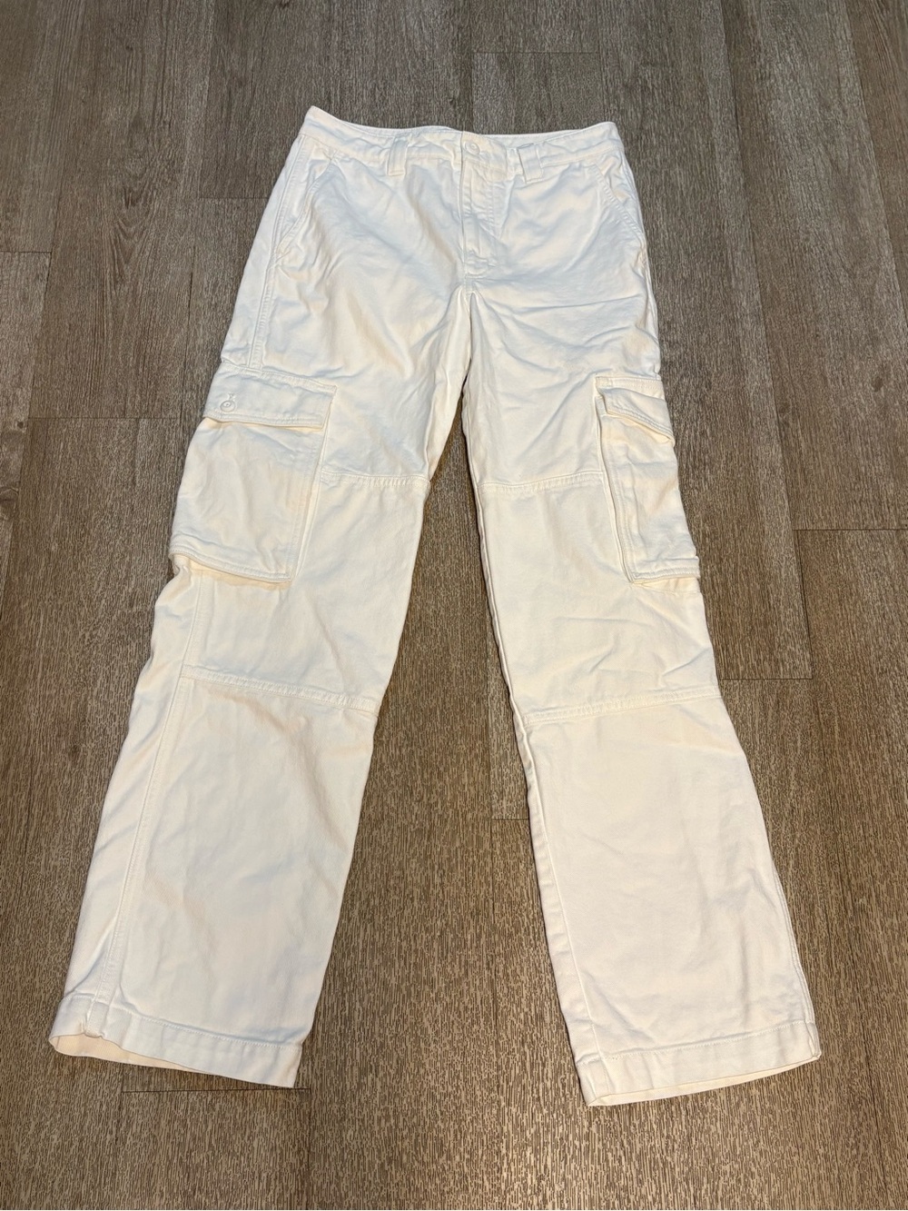 ARITZIA TNA WHITE CARGO PANTS SIZE 6